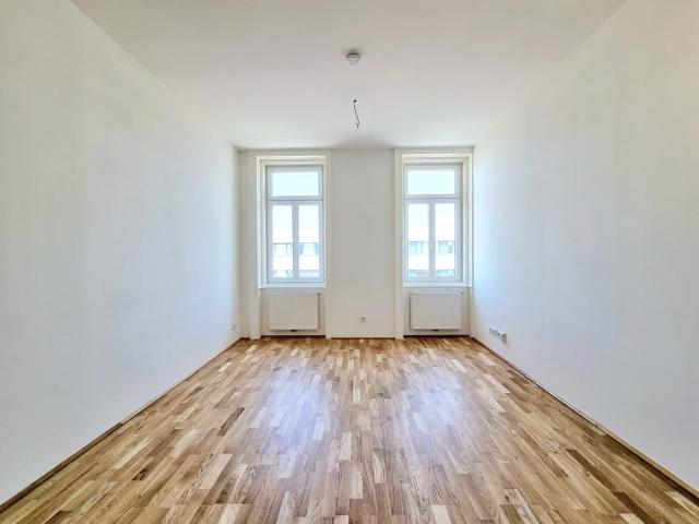 Charmante 2 Zimmer Altbauwohnung mit Lift