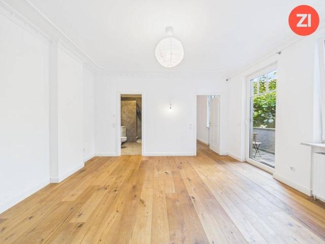 Charmante 2 Zimmer Altbauwohnung mit ruhigem Innenhof Balkon