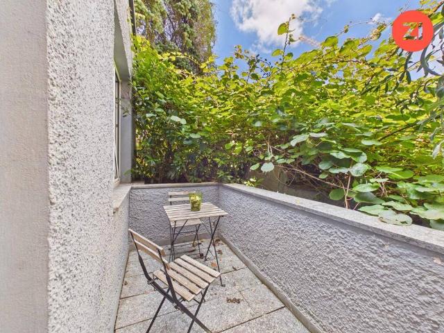 Charmante 2 Zimmer Altbauwohnung mit ruhigem Innenhof Balkon