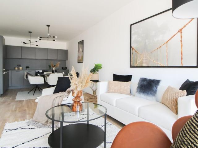 Charmante 2 Zimmer Gartenwohnung mit Großzügiger Terrasse und Eigengarten