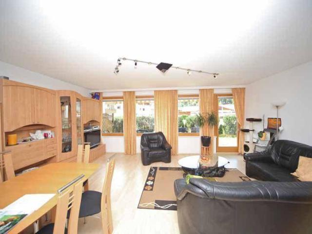 Charmante 2 Zimmer Gartenwohnung mit Terrasse und Tiefgarage in Kitzbühel