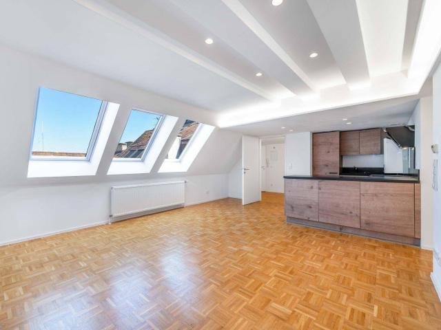 CHARMANTE 2 ZIMMER DACHGESCHOSSWOHNUNG AUF 2 EBENEN MIT TERRASSE & FERNBLICK IN 1160 WIEN