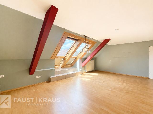 Charmante 2 Zimmer Dachgeschosswohnung in Goldbach