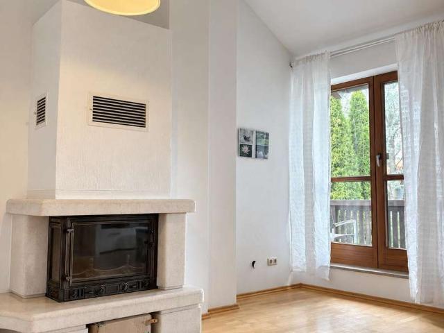 Charmante 2 Zimmer Dachgeschosswohnung mit sonniger Westterrasse