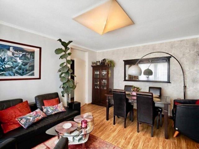 Charmante 2 Zimmer Dachgeschosswohnung mit Ruheterrasse im 17. Bezirk