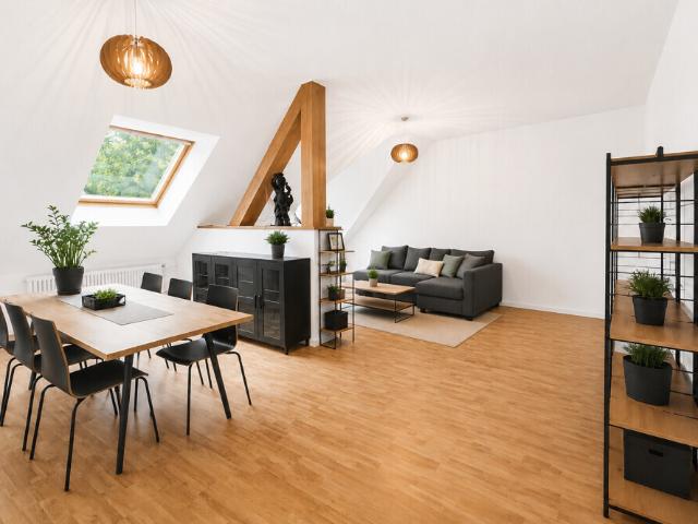 Charmante 2 Zimmer Dachgeschosswohnung mit Wohlfühlcharakter in Duisburg Untermeiderich