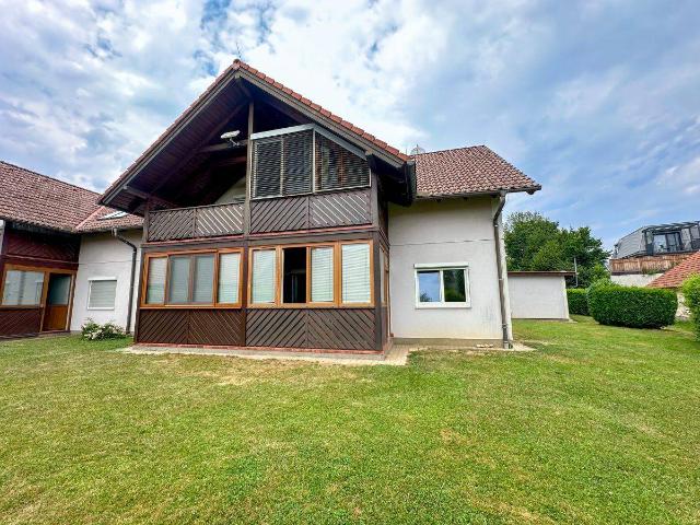 Charmante 2 Zimmer Erdgeschosswohnung mit Garten und Carport