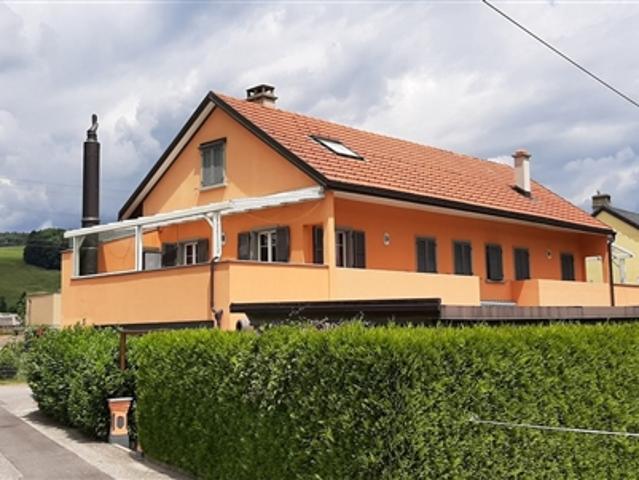 CHARMANTE 2 ½ ZIMMER WOHNUNG IN FAMILIENHAUS IN VUADENS