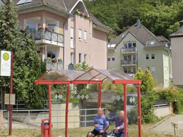 Charmante 2 Zimmer Maisonette Wohnung mit Balkon und Tiefgaragenstellplatz in Lichtenstein/Sachsen