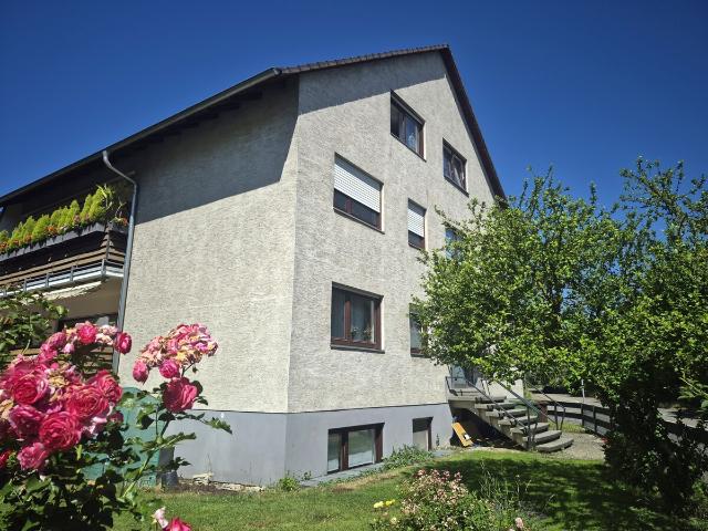 Charmante 2 Zimmer Souterrainwohnung mit Stellplatz