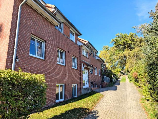 Charmante 2 Zimmer Wohnung 62 m² mit Einbauküche, Stellplatz & Gartenoption in Feldberg