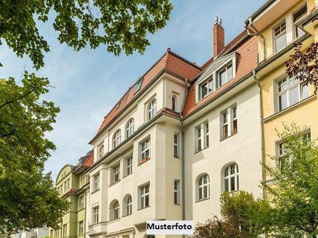 Charmante 2 Zimmer Wohnung im 3. Obergeschoss mit Lift