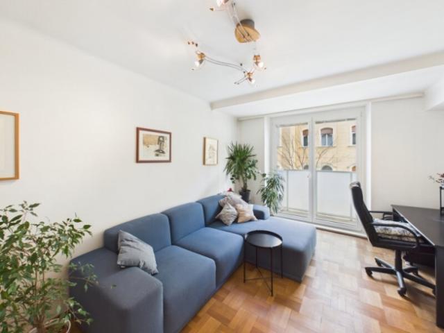 Charmante 2 Zimmer Wohnung in 1130 Wien mit Balkon und Gartenmitbenützung