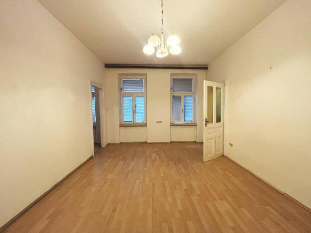 Charmante 2 Zimmer Wohnung in den Innenhof Nähe Stadtpark!