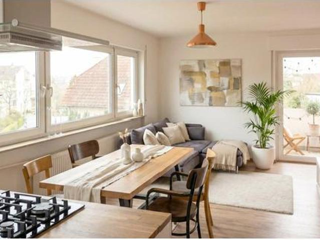 Charmante 2 Zimmer Wohnung in Frankfurt Bornheim – 5. Obergeschoss, Aufzug, Balkon & Ausblick