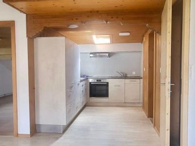 Charmante 2 Zimmer Wohnung in ruhiger Lage in Lenk