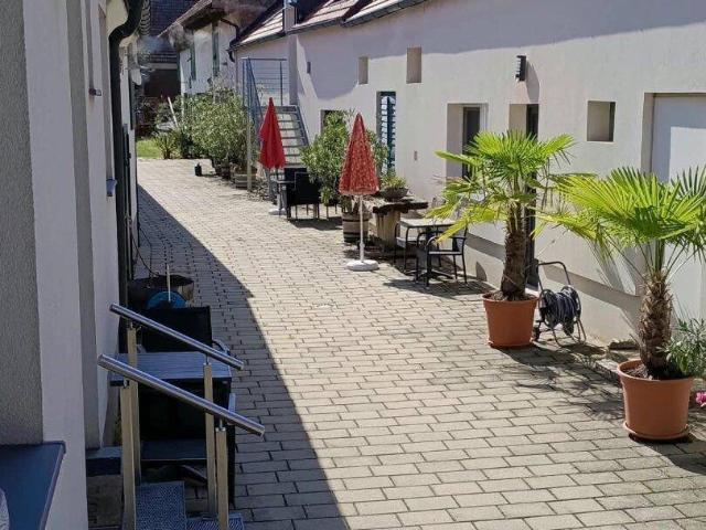 Charmante 2 Zimmer Wohnung mit ca. 55 m² in Weiden am See