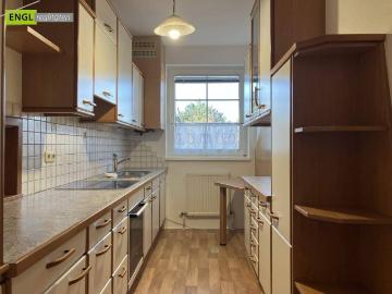 Lichtdurchflutete Wohnung mit Balkon und Grünblick