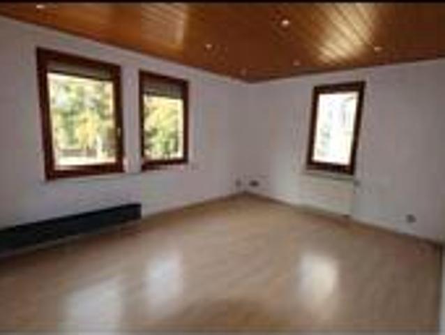 Charmante 2 Zimmer Wohnung mit Balkon in Stuttgart Obertürkheim