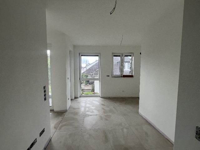 Erstbezug: 2 Zimmer Wohnung mit Balkon und Einbauküche