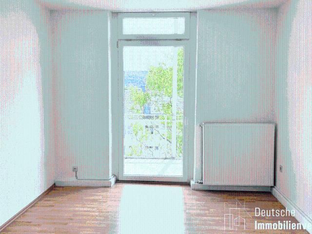 Charmante 2 Zimmer Wohnung mit Balkon und Einbauküche im ruhigen MFH!