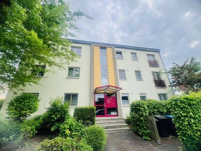 Charmante 2 Zimmer Wohnung mit Balkon und Garage in Karben