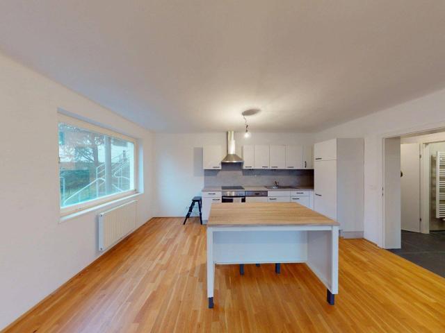 Charmante 2 Zimmer Wohnung mit Balkon und Grünblick in 1130 Wien!