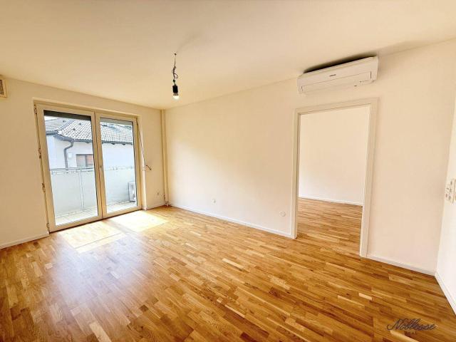 Charmante 2 Zimmer Wohnung mit Balkon und Klimaanlage im Zentrum von Langenzersdorf!