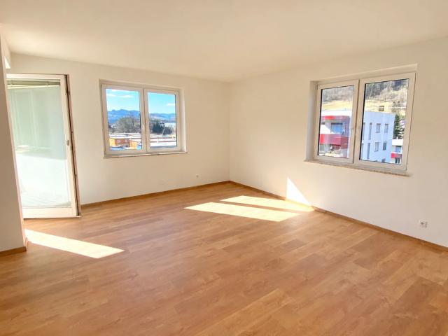 Charmante 2 Zimmer Wohnung mit Balkon und Parkplatz!