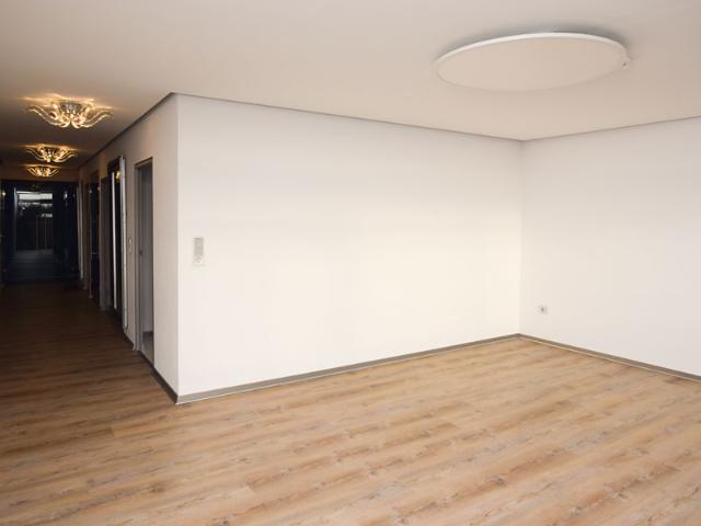 Charmante 2 Zimmer Wohnung mit Balkon und Stadtblick!