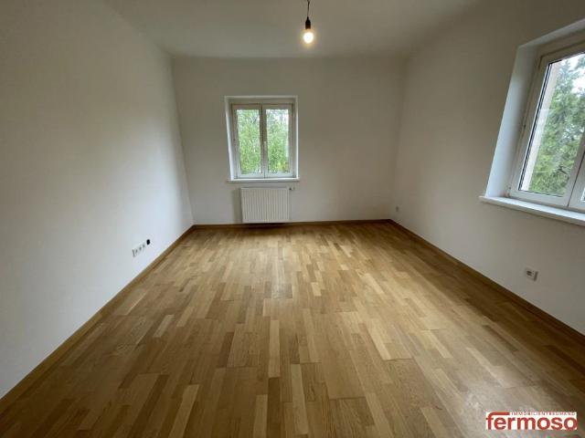 Charmante 2 Zimmer Wohnung mit Grünblick in Ebergassing – gepflegt und komfortabel!