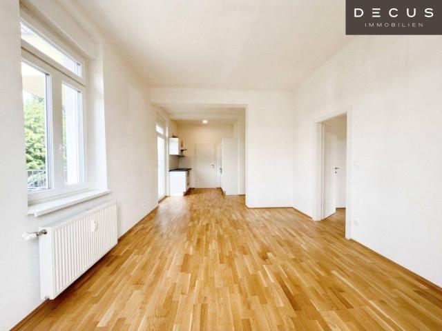 | CHARMANTE 2 ZIMMER WOHNUNG MIT GROSSZÜGIGER SW TERRASSE | IN WUNDERSCHÖNER ALTBAU VILLA | HELL & GEMÜTLICH | IDEAL FÜR STUDENTEN, SINGELS ODER PÄRCHEN | NÄHE MED UNI | TOP LAGE