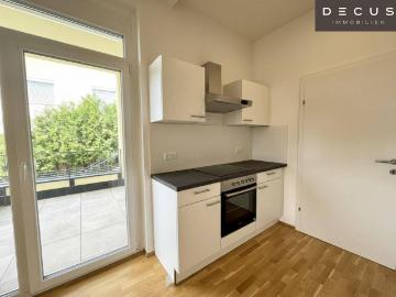 | CHARMANTE 2 ZIMMER WOHNUNG MIT GROSSZÜGIGER SW TERRASSE | IN WUNDERSCHÖNER ALTBAU VILLA | HELL & GEMÜTLICH | IDEAL FÜR STUDENTEN, SINGELS ODER PÄRCHEN | NÄHE MED UNI | TOP LAGE
