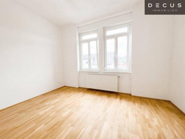 | CHARMANTE 2 ZIMMER WOHNUNG MIT GROSSZÜGIGER SW TERRASSE | IN WUNDERSCHÖNER ALTBAU VILLA | HELL & GEMÜTLICH | IDEAL FÜR STUDENTEN, SINGELS ODER PÄRCHEN | NÄHE MED UNI | TOP LAGE