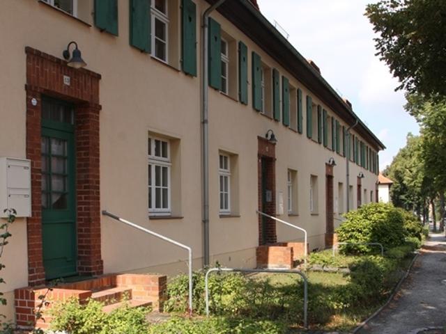 Charmante 2 Zimmer Wohnung mit eigenem Garten – ideal zum Entspannen