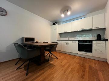Charmante 2 Zimmer Wohnung mit hochwertiger Ausstattung und Terrasse