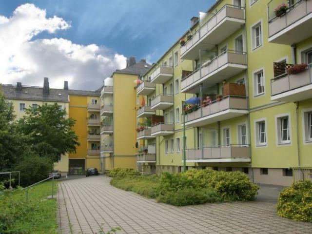 Charmante 2 Zimmer Wohnung mit Innenhof Balkon im 1. OG