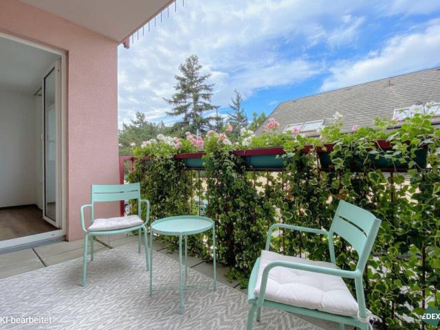 Charmante 2 Zimmer Wohnung mit Loggia und perfekter U6 Anbindung