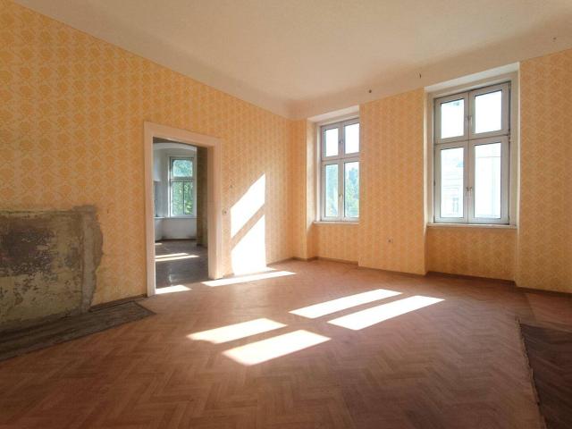 Charmante 2 Zimmer Wohnung mit Potential & Grünblick! Nähe U6 Jägerstraße!