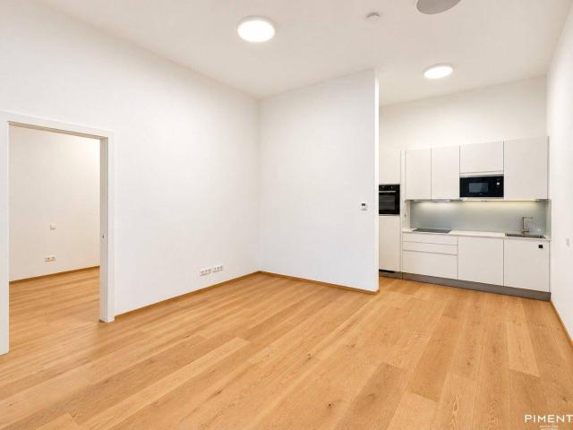 Charmante 2 Zimmer Wohnung mit Westterrasse in ruhiger Innenhoflage