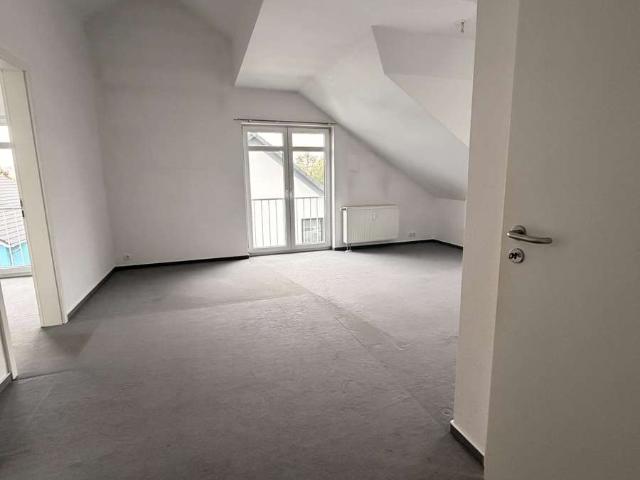 Charmante 2 Zimmer Wohnung mit wunderschönem Taunusblick