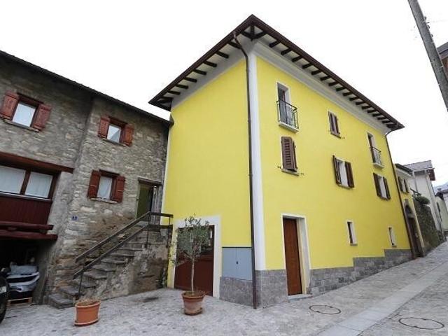 charmante 2 Familienhaus mit Garten und Büro / 2 Wohnung Haus mit Büro