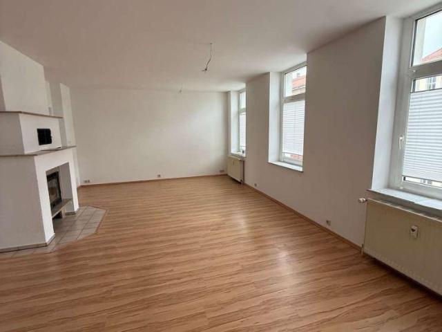 Charmante 2 Raum Wohnung in zentraler Lage von Plauen