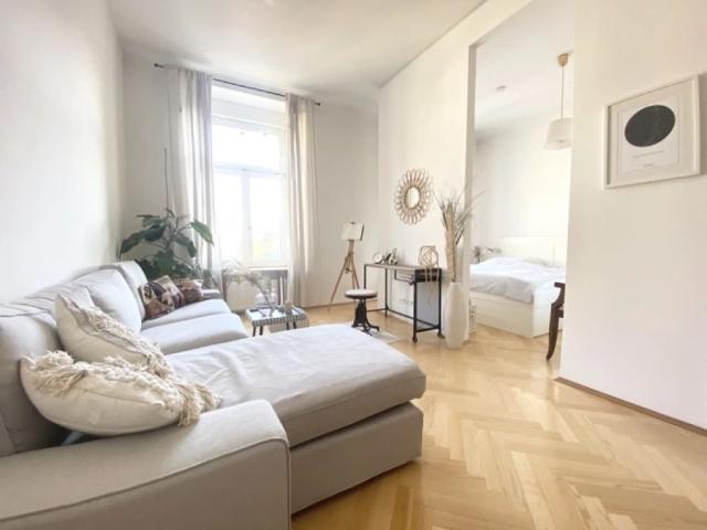 Charmante 2ZI im stilvollen Altbau nahe Dietrichsteinplatz