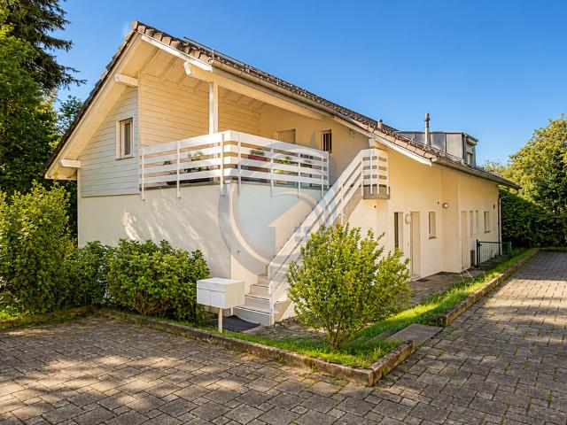CHARMANTE 4,5 ZIMMER WOHNUNG MIT BALKON IN BRENT SUR MONTREUX