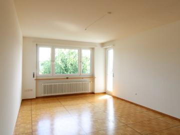 Charmante 4.5 Zimmer Wohnung mit Balkon und Cheminée