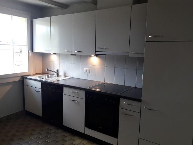 Charmante 4.5 Zimmer Wohnung im Altbau mit Balkon