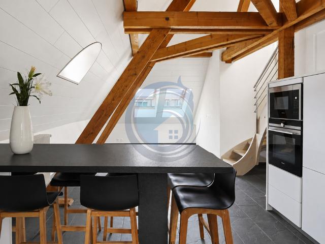 CHARMANTE 4.5 ZIMMER DACHGESCHOSS WOHNUNG IN DER STADTMITTE VON AIGLE