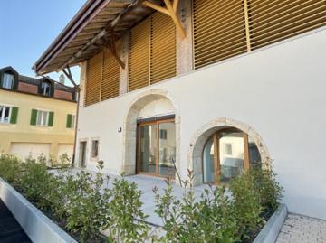 Charmantes 4,5 Zimmer Duplex mit Mezzanin in renovierter Bauernhof Siedlung