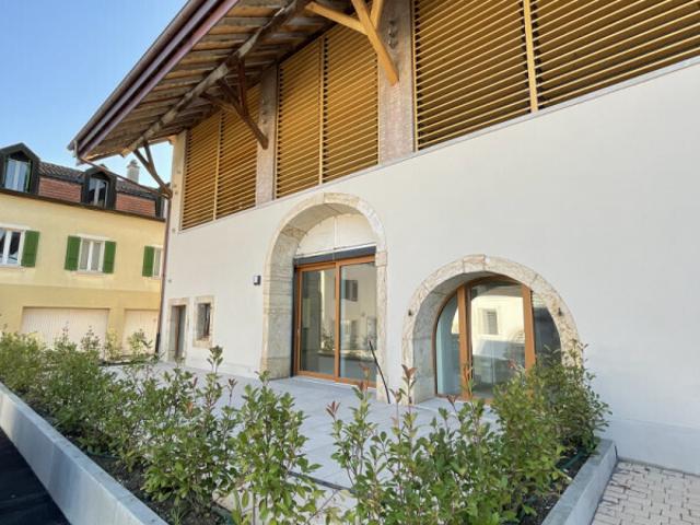 Charmantes 4,5 Zimmer Duplex mit Mezzanin in renovierter Bauernhof Siedlung